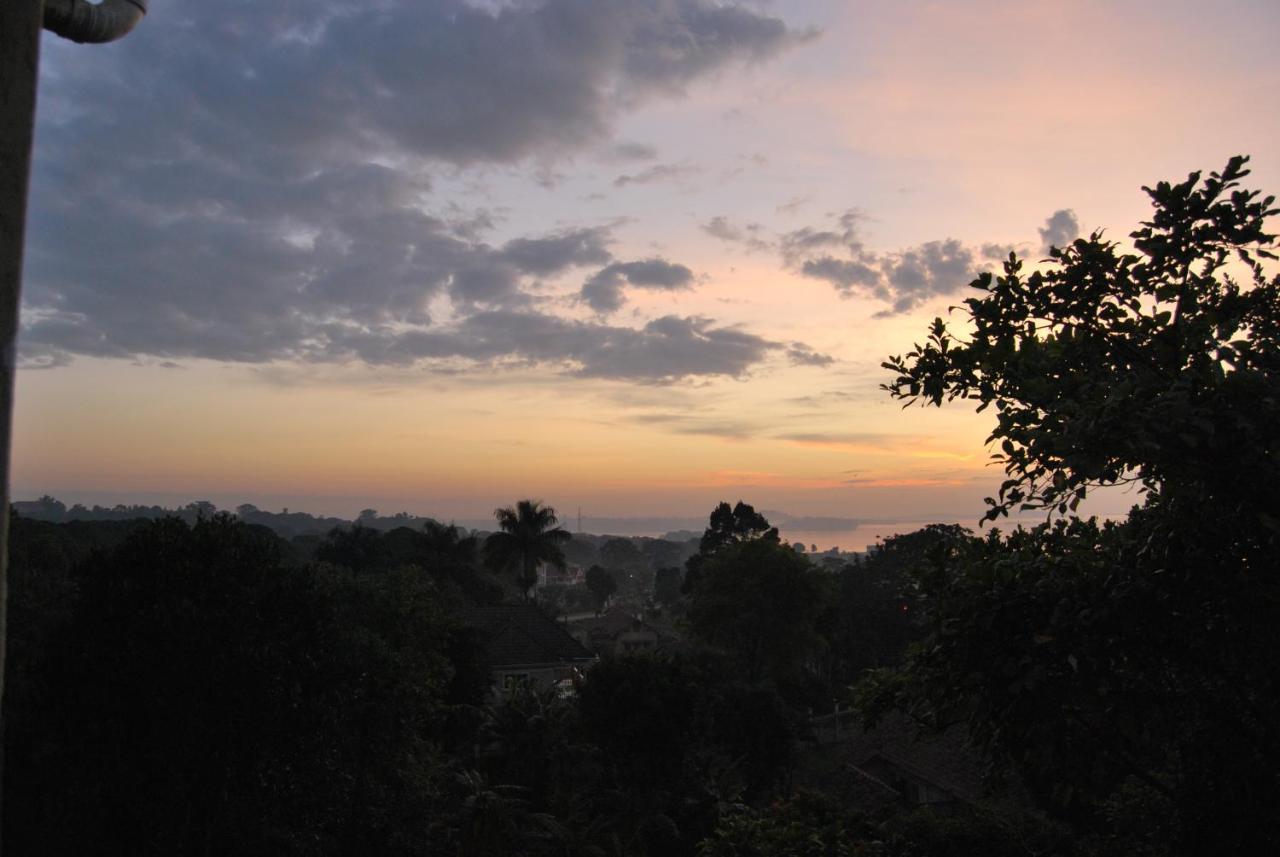 Frontiers Hotel Entebbe Esterno foto