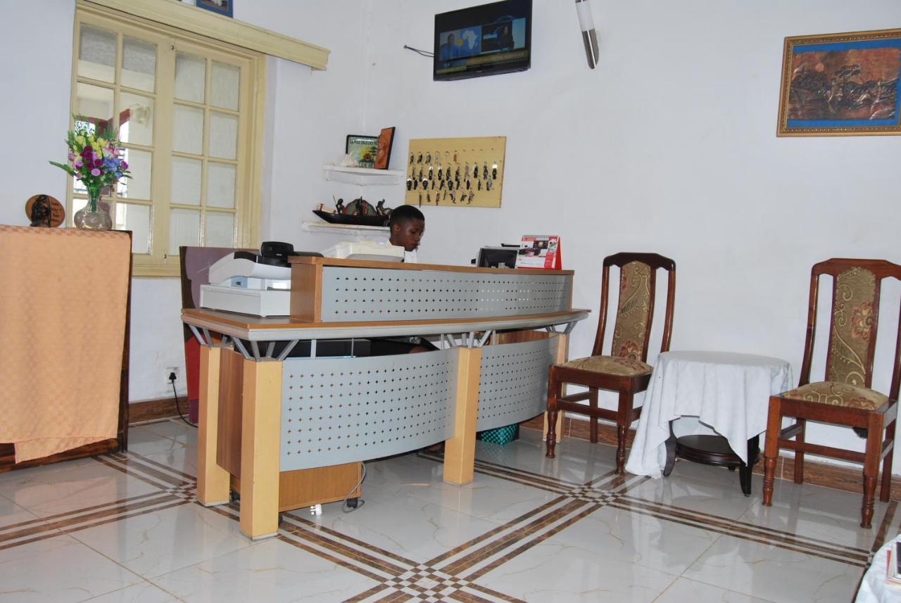 Frontiers Hotel Entebbe Esterno foto