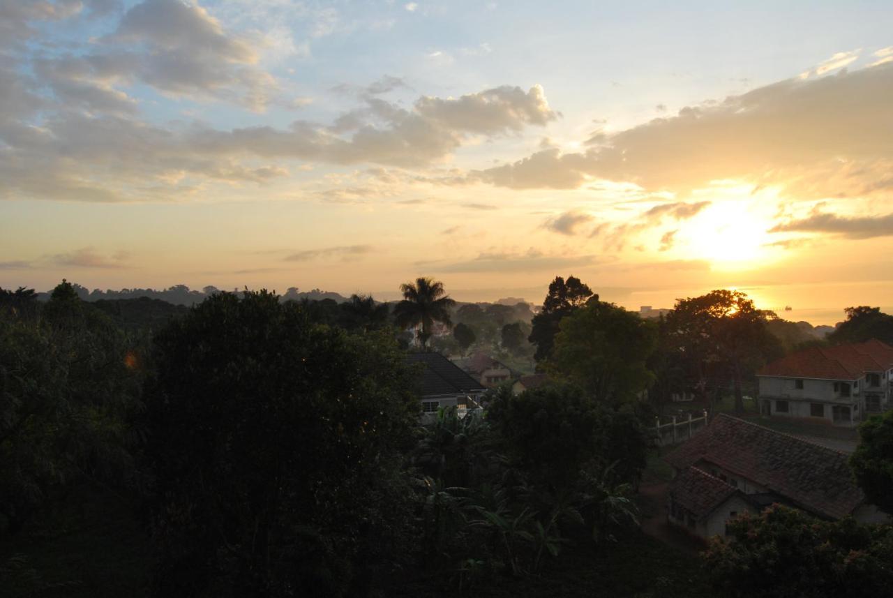 Frontiers Hotel Entebbe Esterno foto