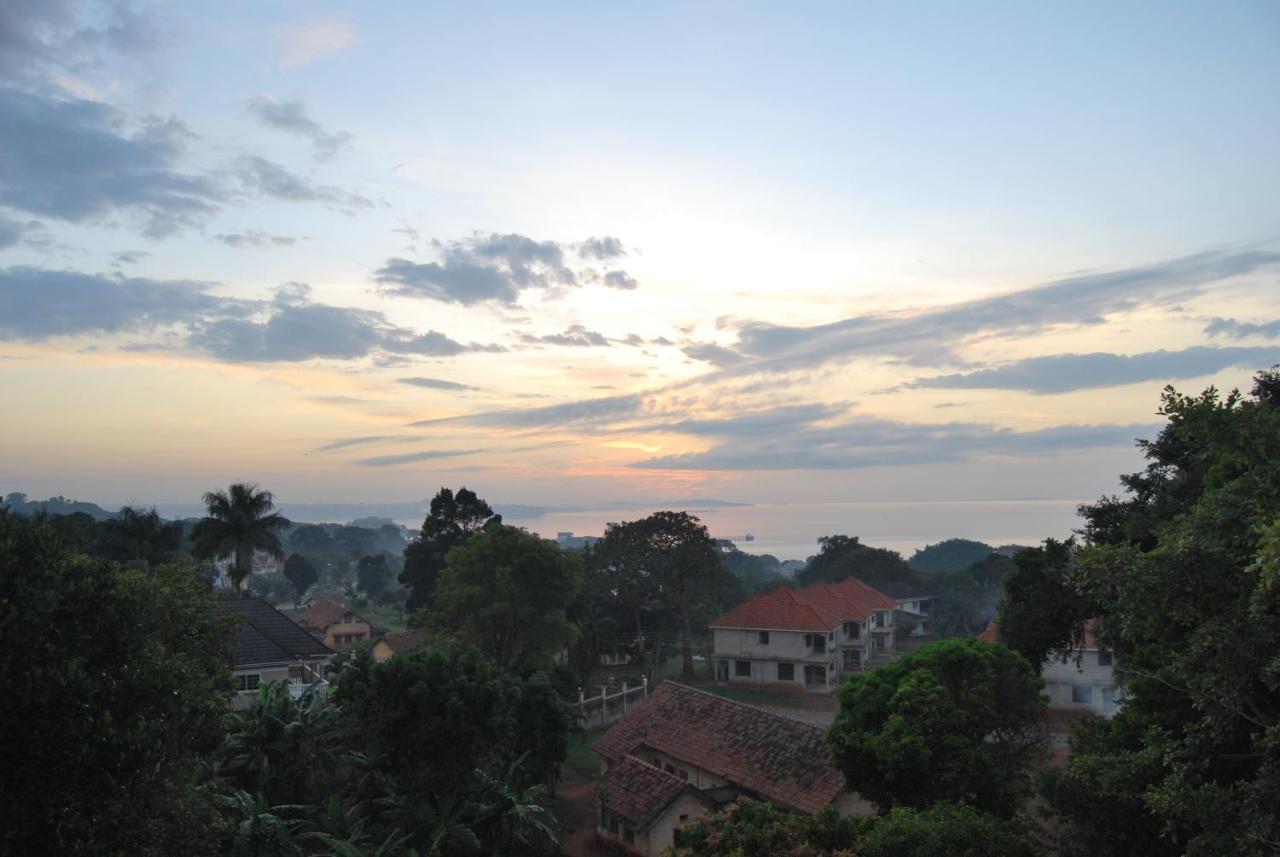 Frontiers Hotel Entebbe Esterno foto