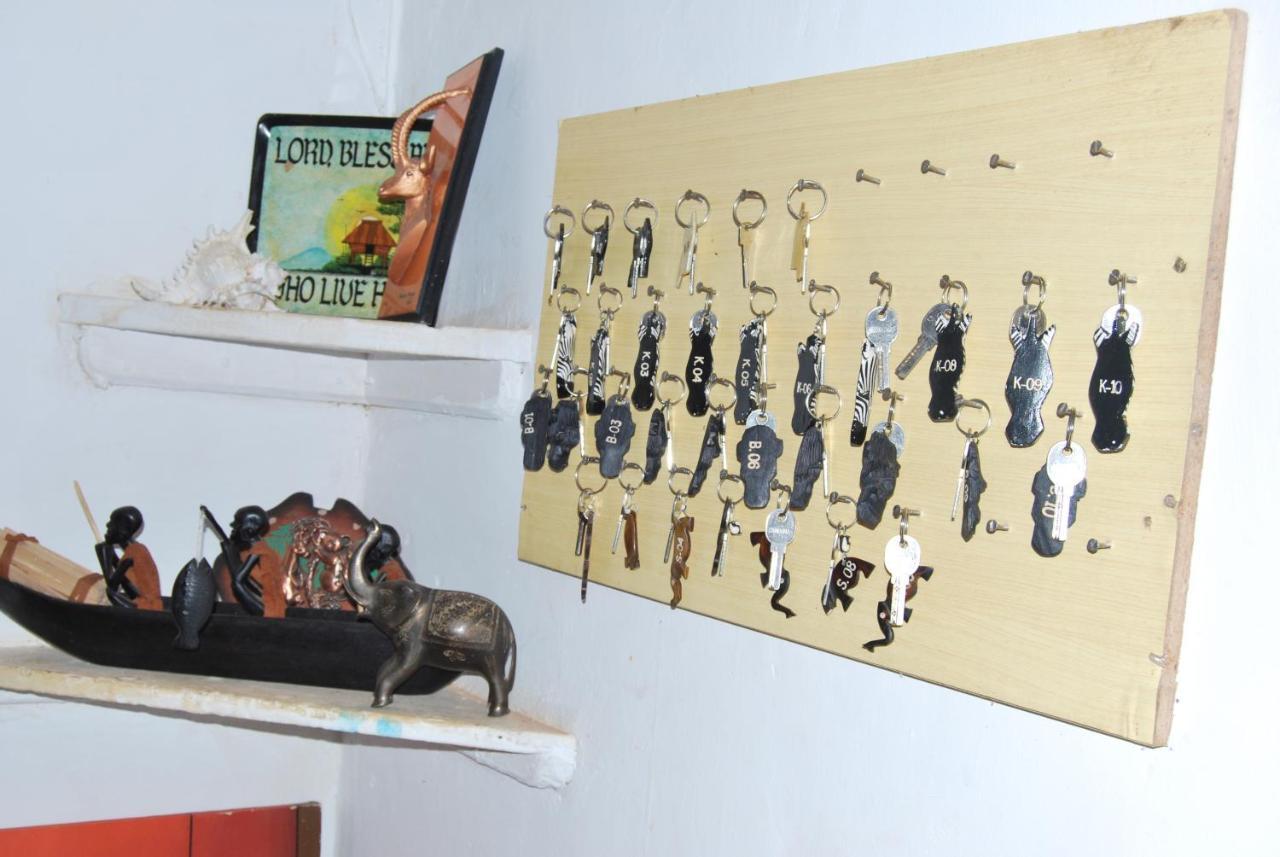Frontiers Hotel Entebbe Esterno foto