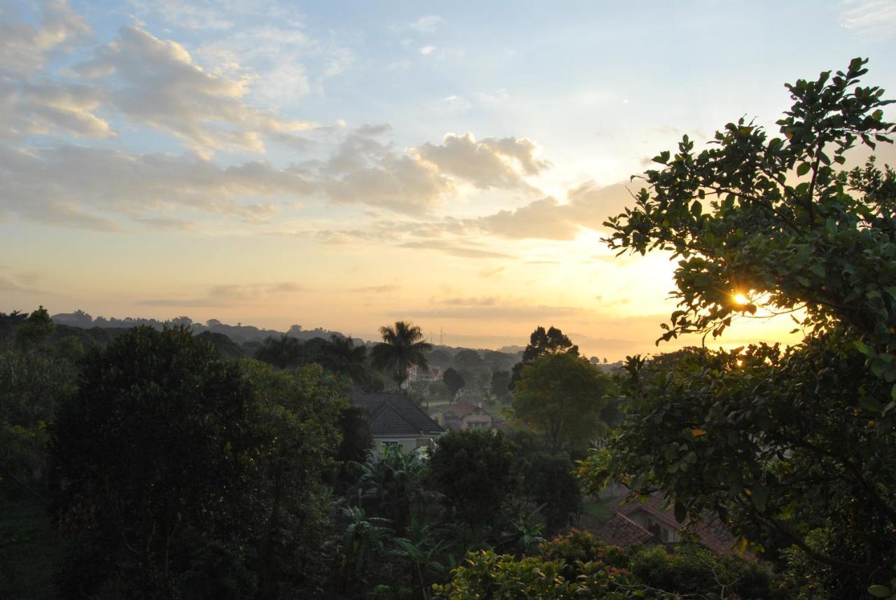 Frontiers Hotel Entebbe Esterno foto
