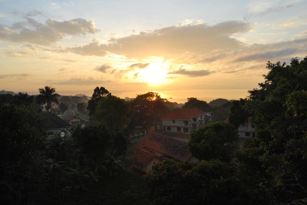 Frontiers Hotel Entebbe Esterno foto
