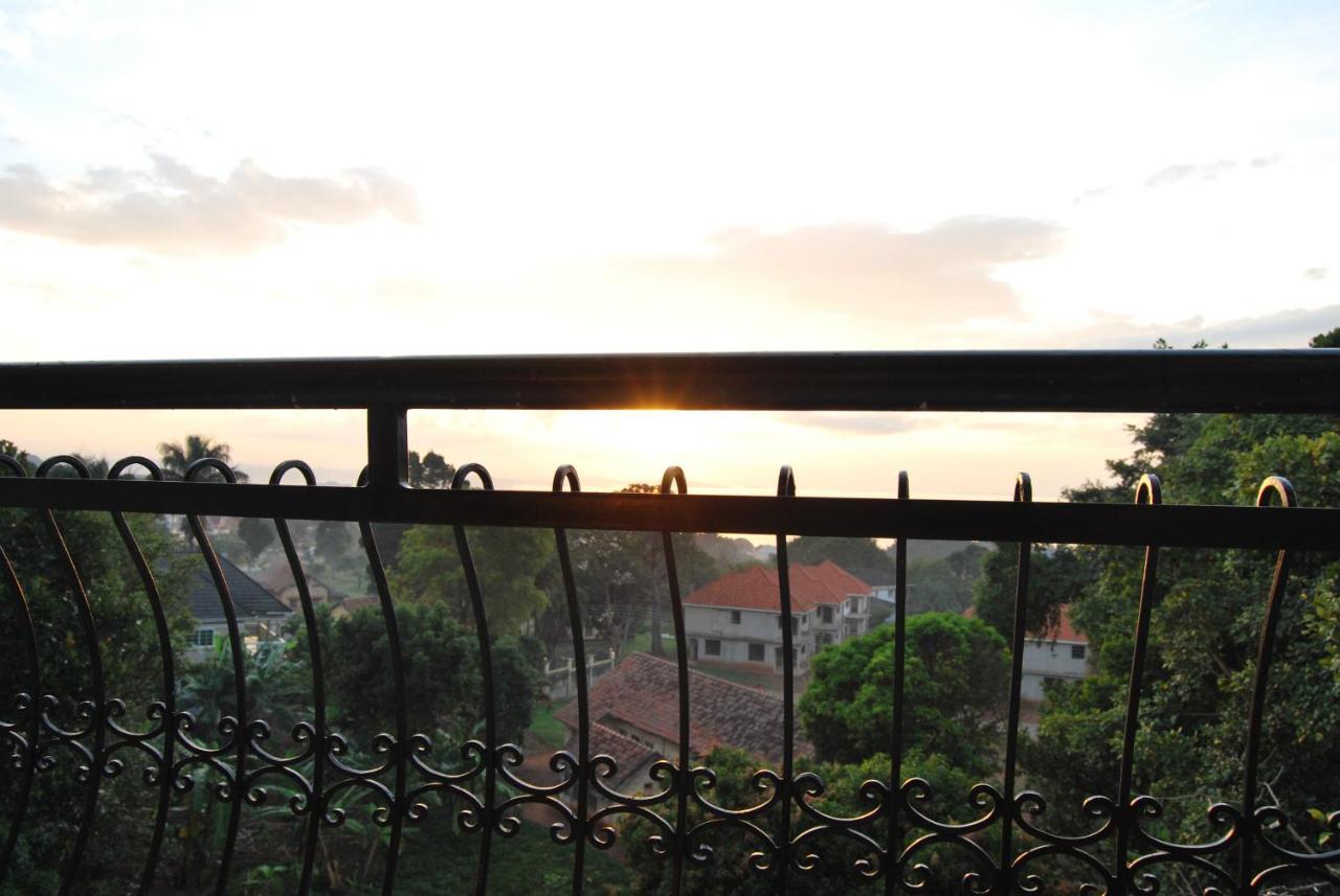 Frontiers Hotel Entebbe Esterno foto
