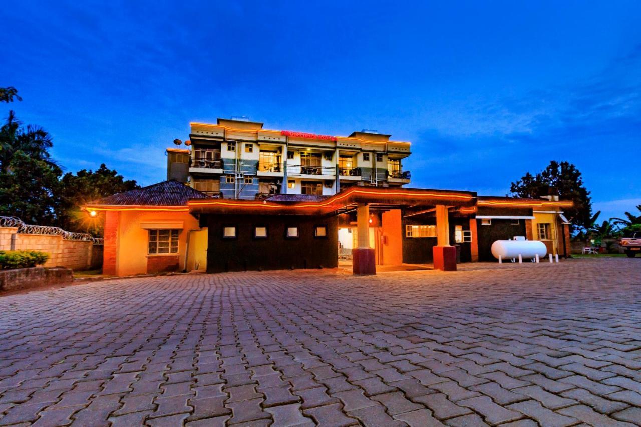 Frontiers Hotel Entebbe Esterno foto