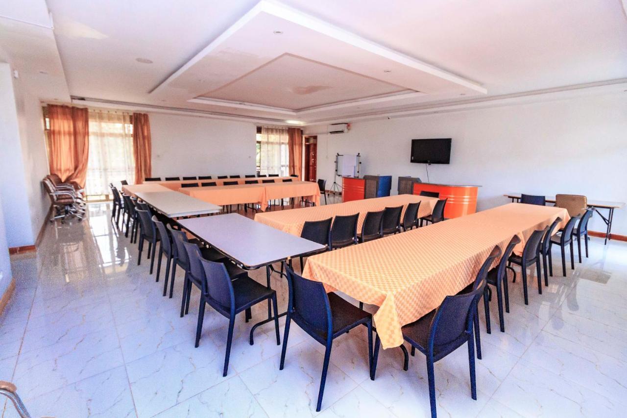 Frontiers Hotel Entebbe Esterno foto
