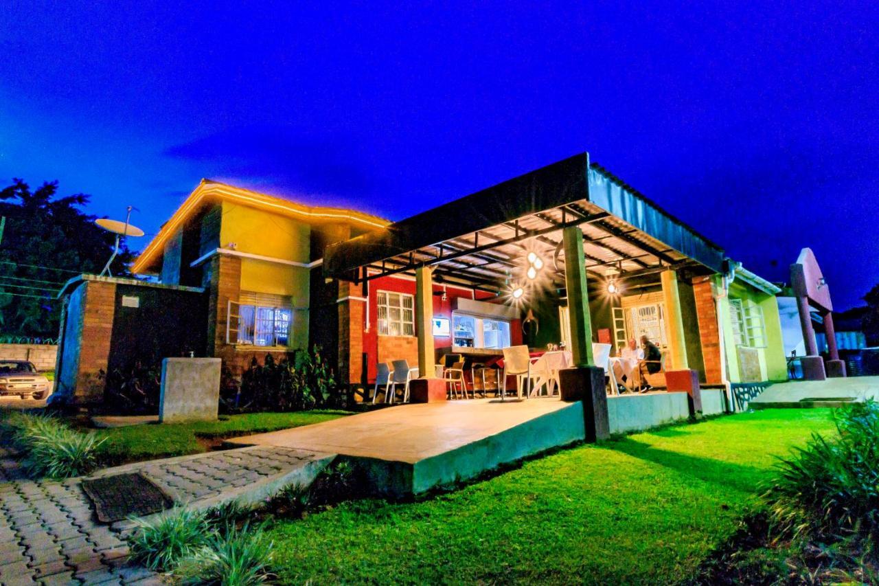 Frontiers Hotel Entebbe Esterno foto