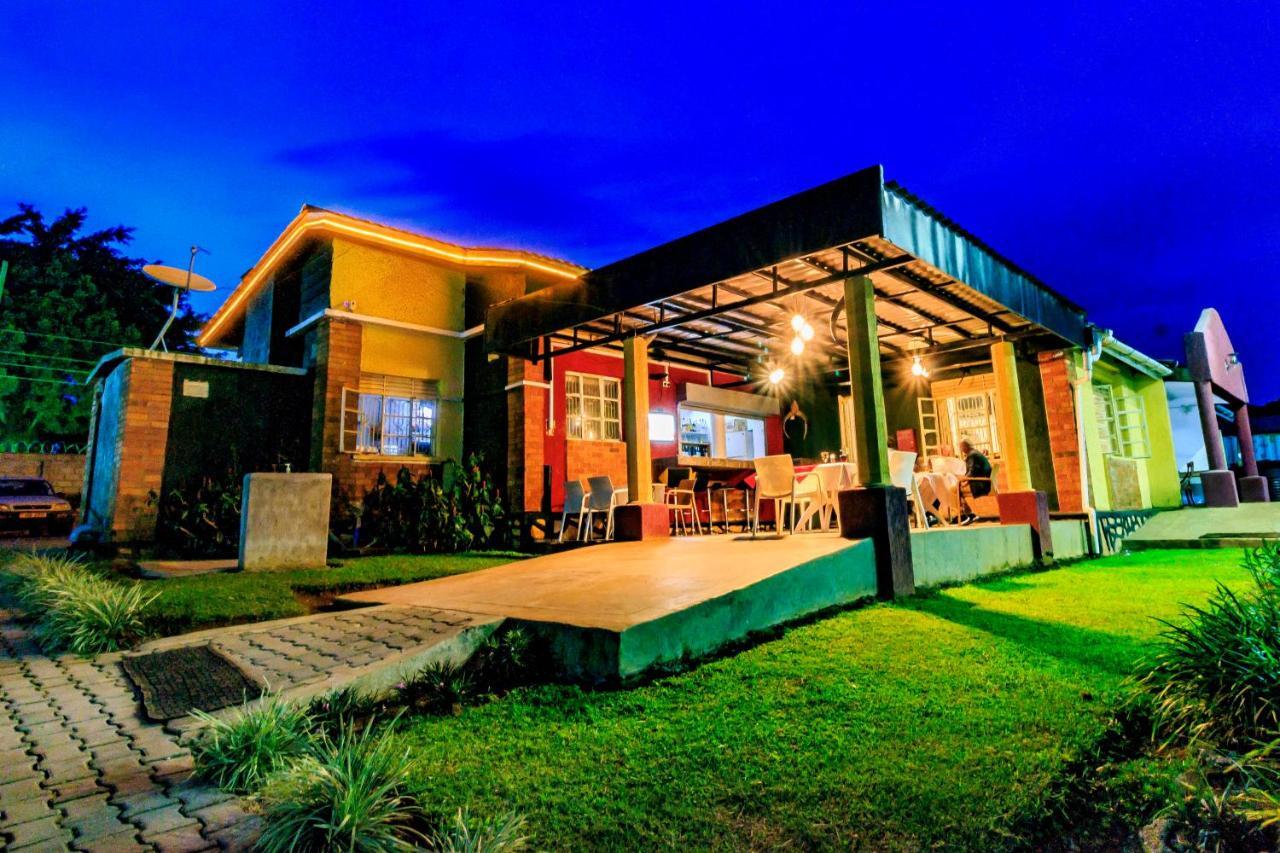 Frontiers Hotel Entebbe Esterno foto