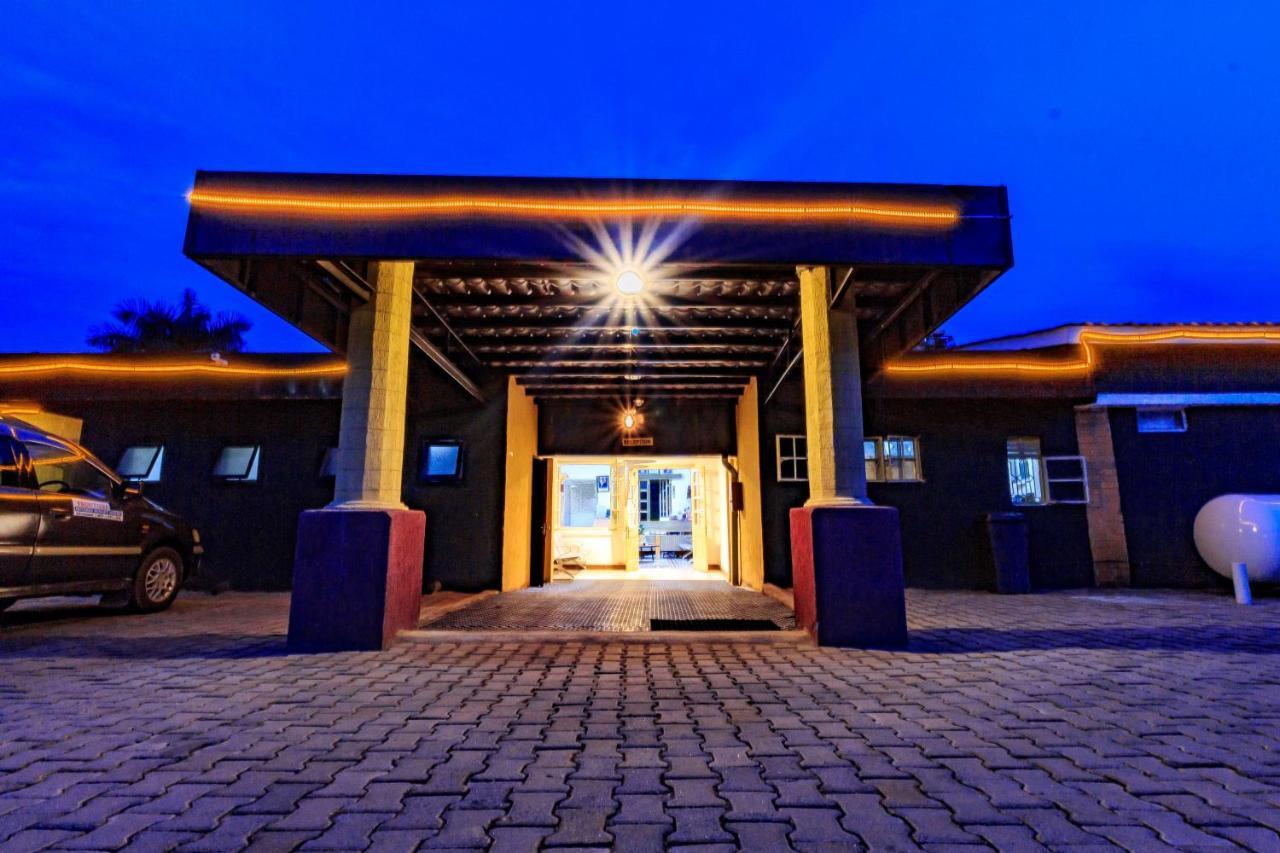 Frontiers Hotel Entebbe Esterno foto