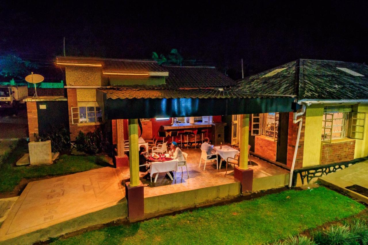 Frontiers Hotel Entebbe Esterno foto