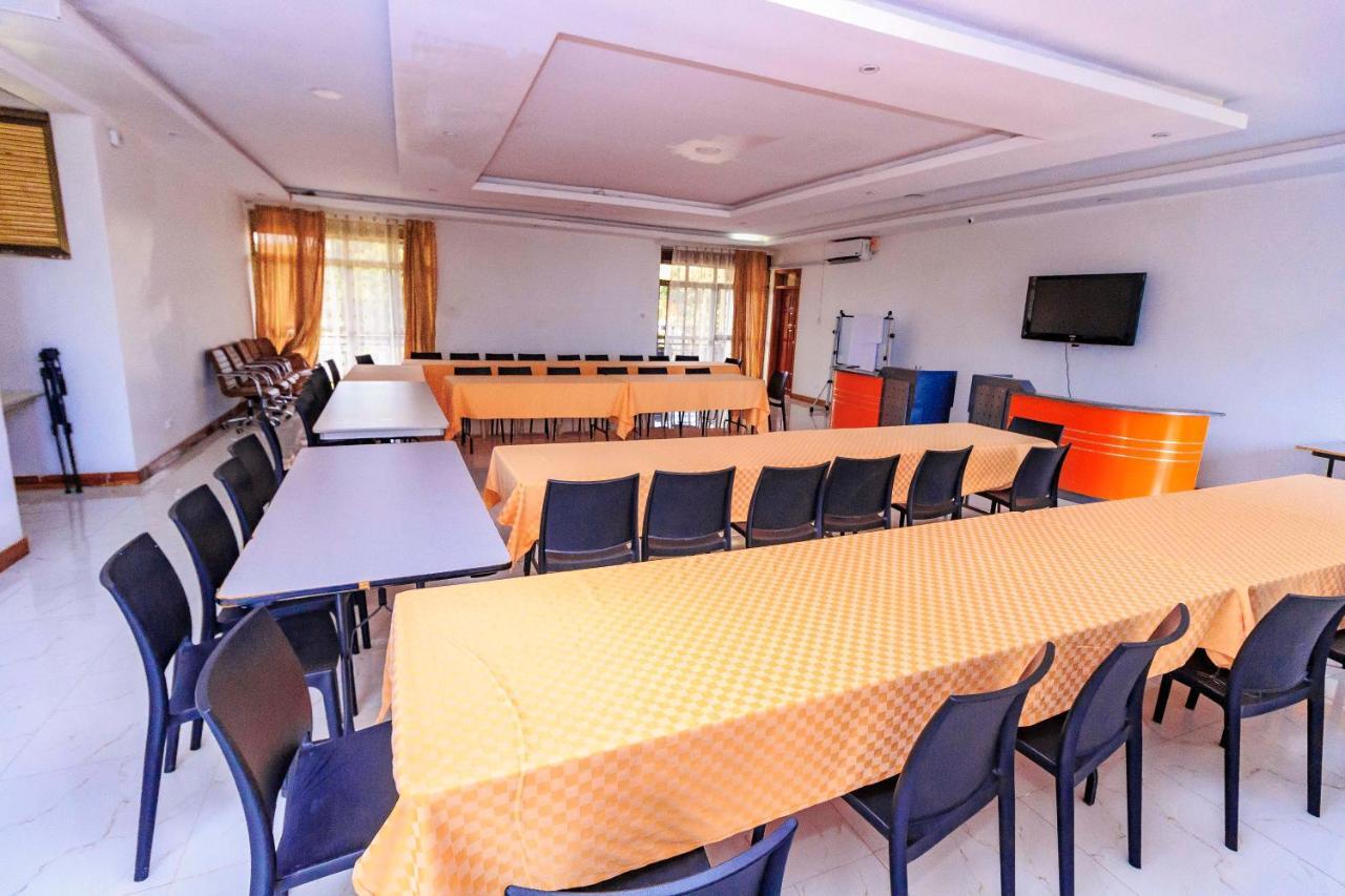 Frontiers Hotel Entebbe Esterno foto
